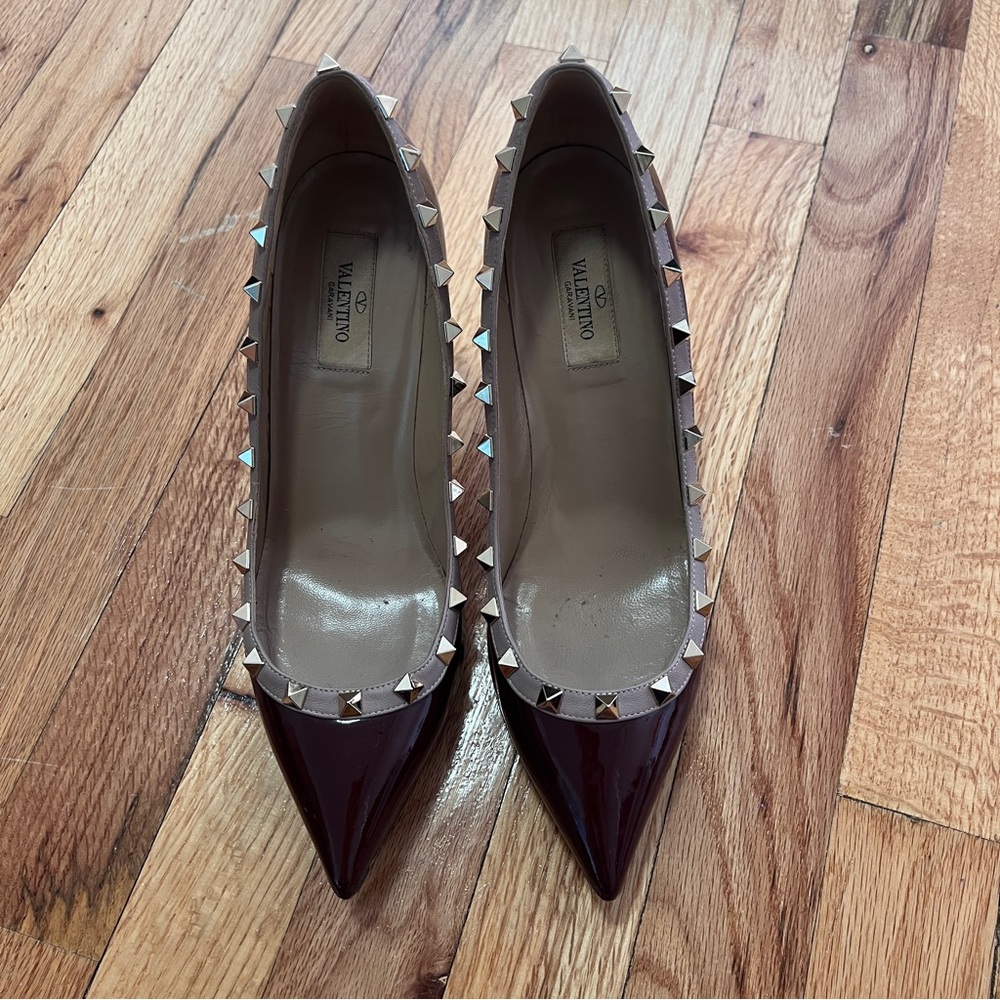 Valentino Burgundy Patent Leather Rockstud Pointed Pumps Size 39 1/2